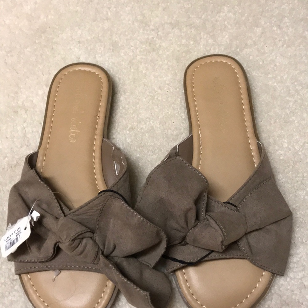 Altared State tan bow sandals